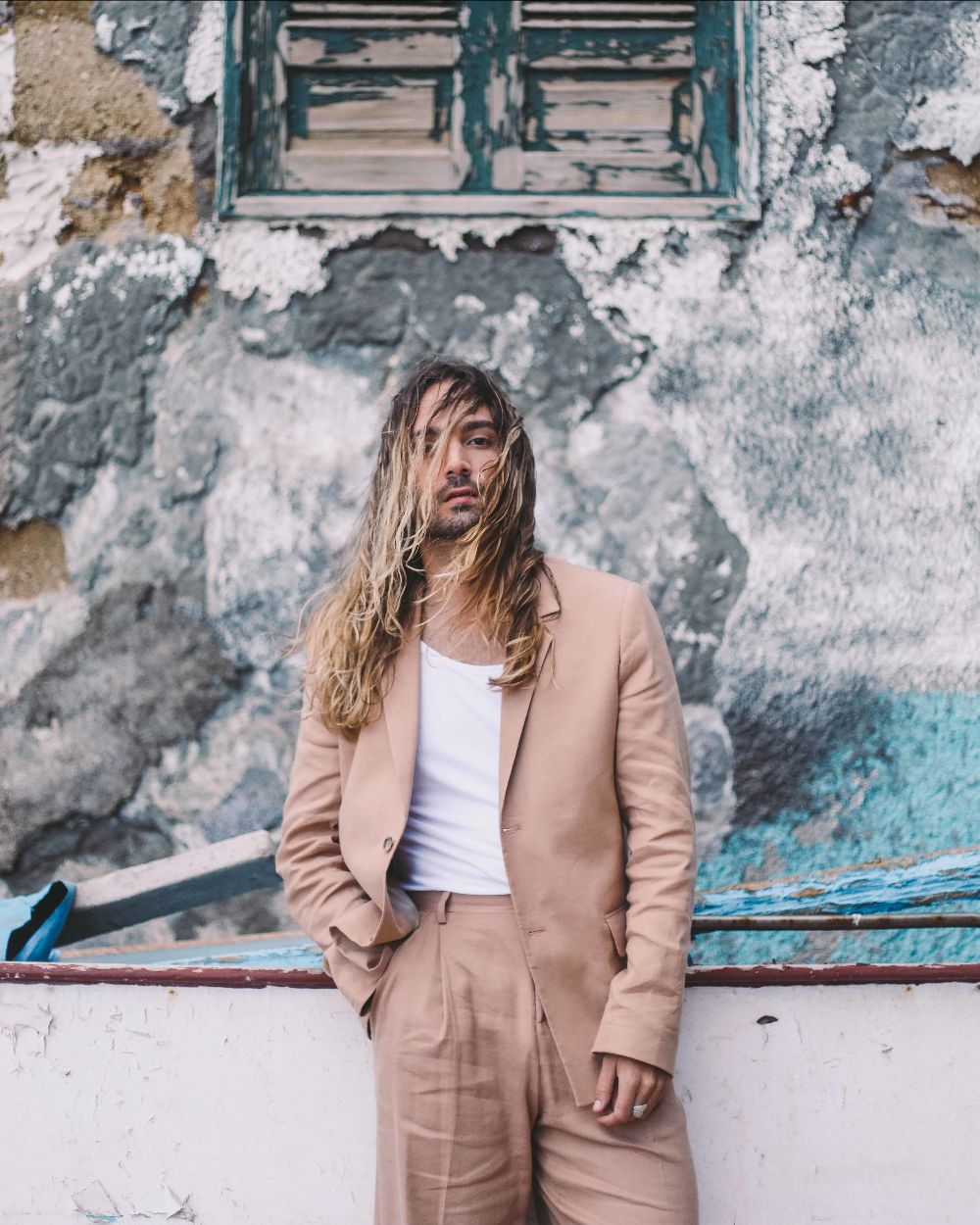 Dangelo presenta “Peligro”, su nuevo tema