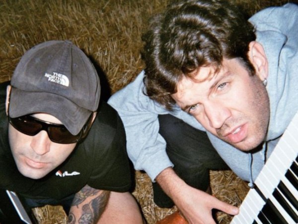 La Élite: «Teníamos claro que queríamos punk y electrónica, no había otro&nbsp;camino»