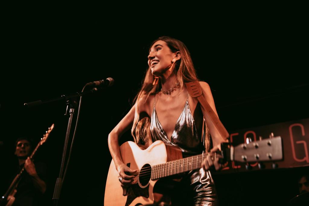 ‘Me perdono’, lo nuevo de Mercedes Cañas